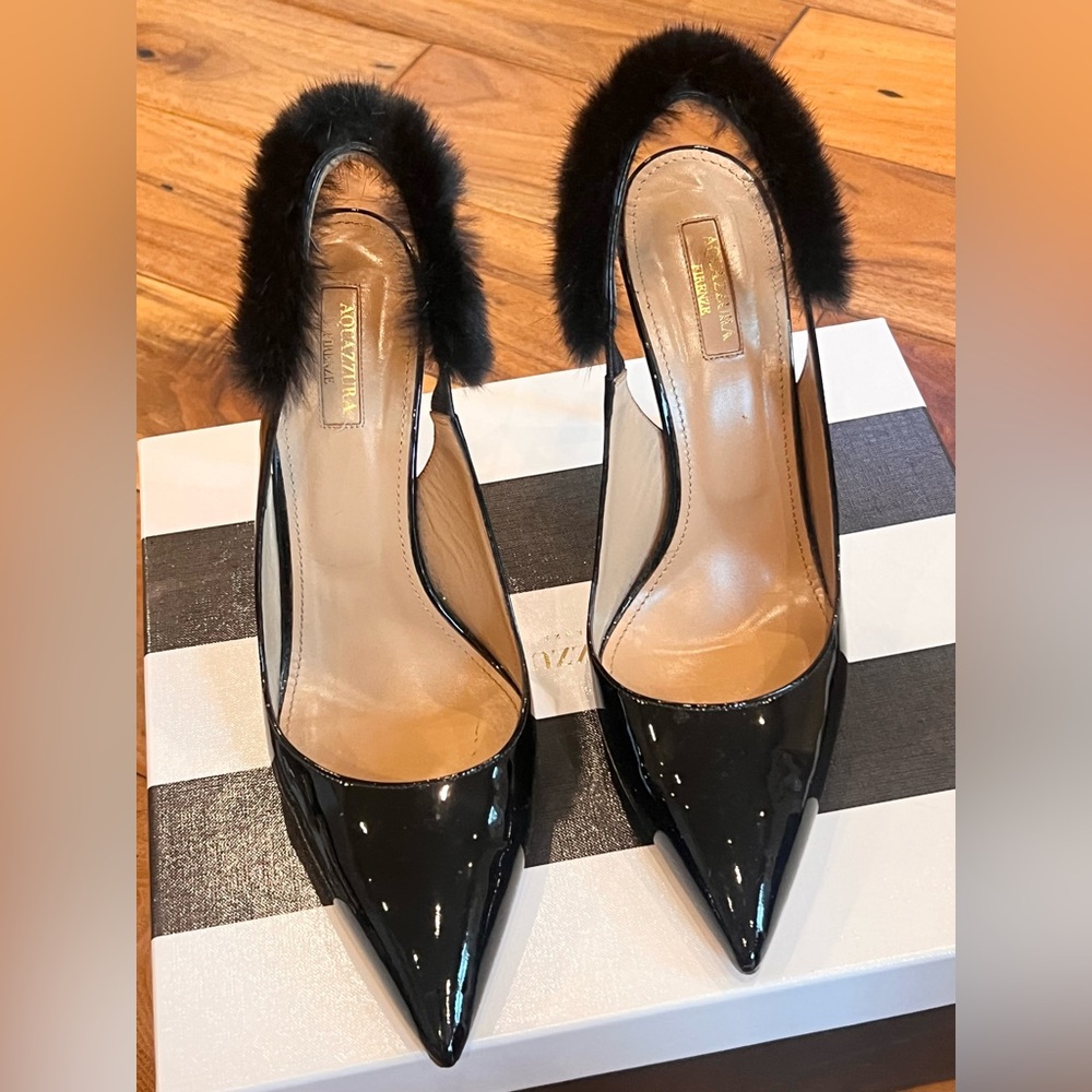 Gorgeous Aquazzura patent leather sling back pumps with fur detail